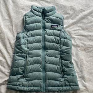 Blue Patagonia vest size 10 ( m ) kids. Perfect condition worn a couple times.